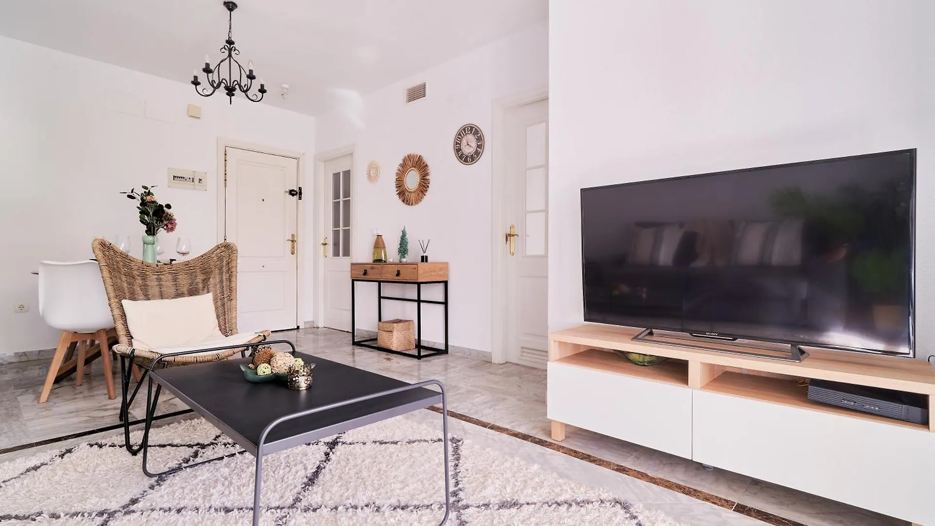 Marbella Banus Suites - Banus Rio Verde Beachside 0*,  스페인